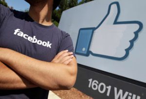 Setiap Hari Facebook di Akses Hampir 1 Milliyar Orang